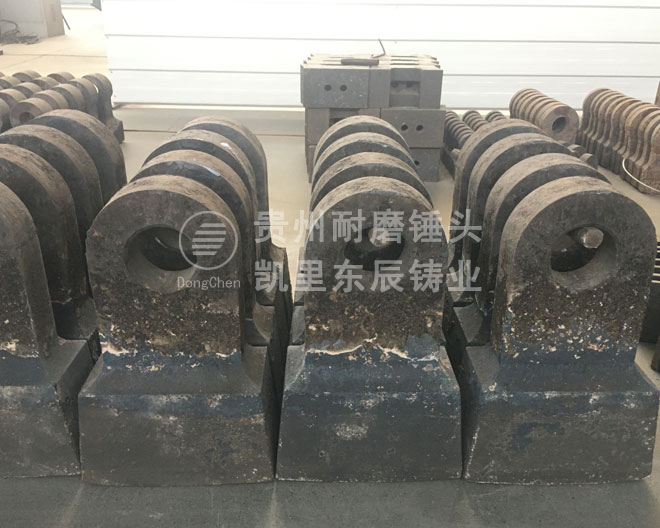 耐磨錘頭是什么材質(zhì)，挑選破碎機(jī)錘頭提壽命降成本的核心武器
